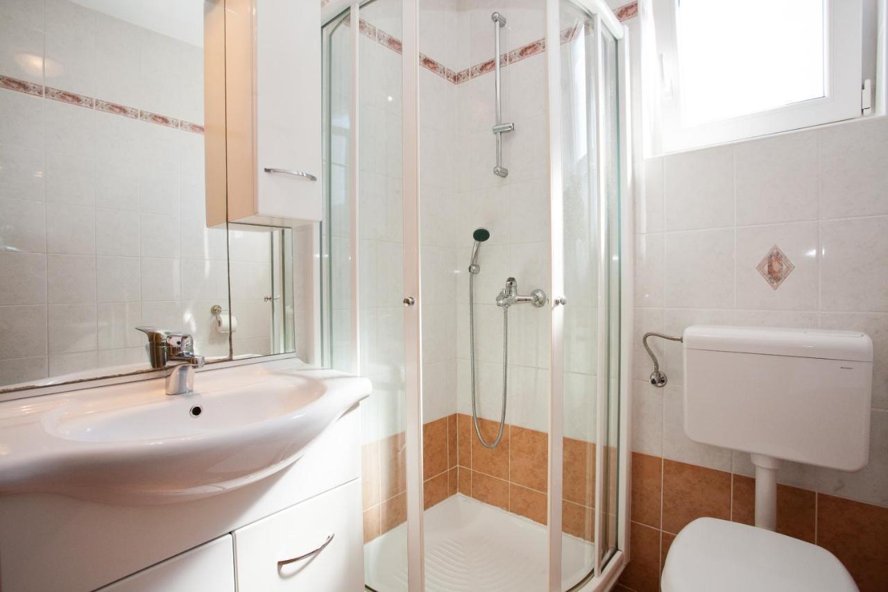 Apartments Glibo Near The Sea And Town Center! Krk Town Luaran gambar