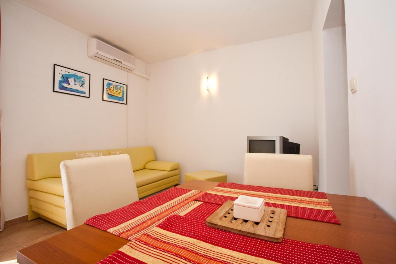 Apartments Glibo Near The Sea And Town Center! Krk Town Luaran gambar