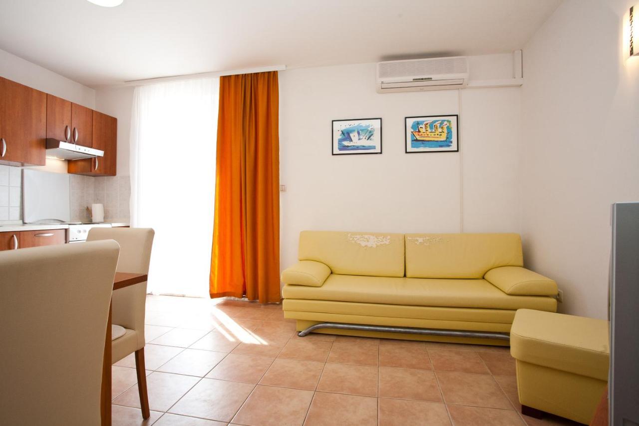 Apartments Glibo Near The Sea And Town Center! Krk Town Luaran gambar