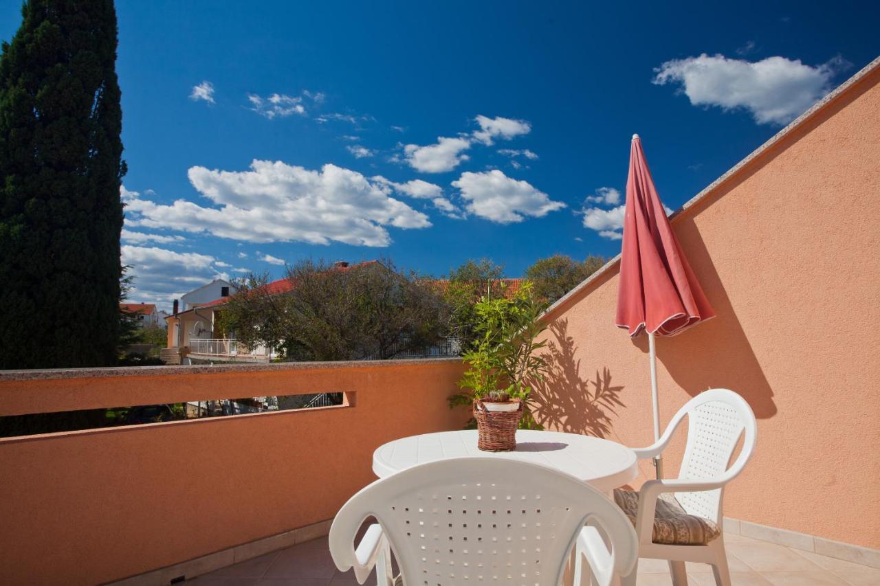 Apartments Glibo Near The Sea And Town Center! Krk Town Luaran gambar
